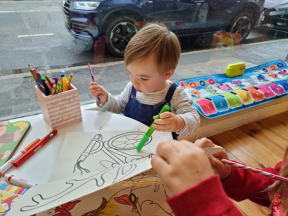 Our Kids Party Boxes Catering for Marlow, Maidenhead, High Wycombe, Bourne End, Beaconsfield, Gerrards Cross, Windsor, and Wooburn Green